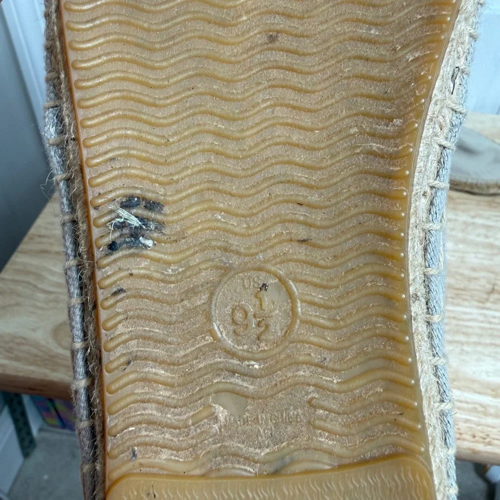 Soludos embrace effortless